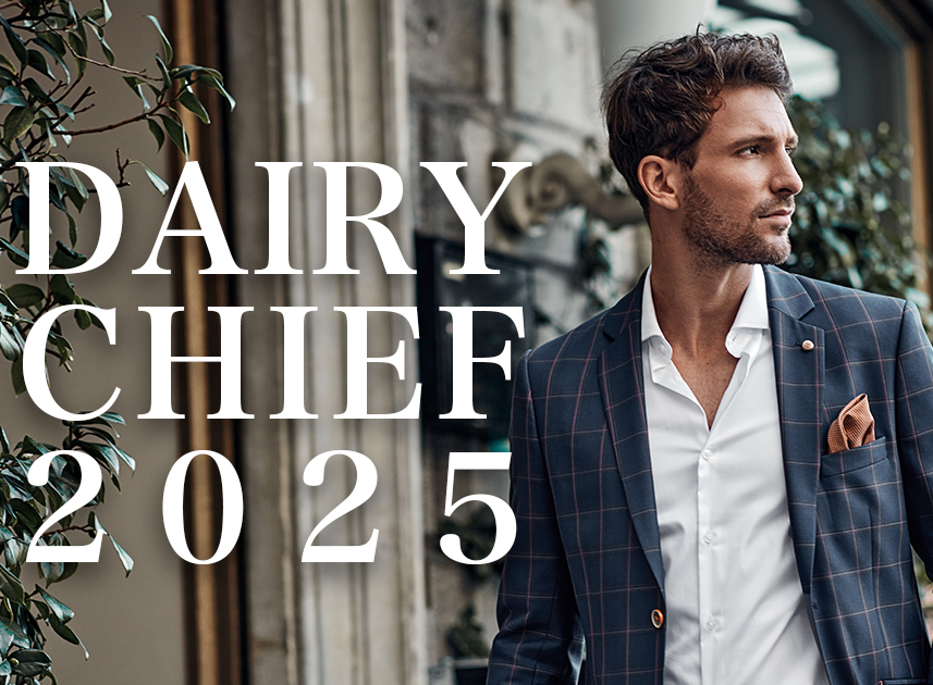 DAILY CHIEF 2025 のトップビジュアルとして配置された男性モデルの写真